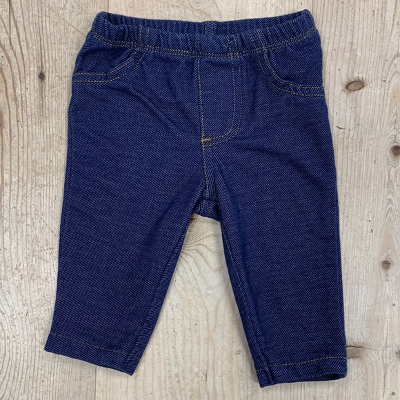 Baby Boy Lot- 0-3 Mo. Carters Incl. Old Navy Brand- 4 shirts-2 pants-1 pr socks - Picture 16 of 17